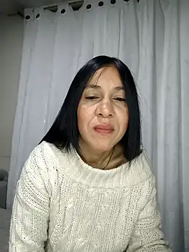 Snapshot of Camillemonroe_ chatting on April 4, 6:55 am Camillemonroe online show from April 4, 6:55 am