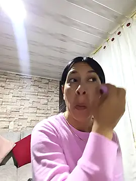 Snapshot of Camillemonroe_ chatting on April 13, 9:26 am Camillemonroe online show from April 13, 9:26 am