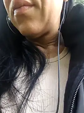 Snapshot of Camillemonroe_ chatting on April 21, 11:38 am Camillemonroe online show from April 21, 11:38 am