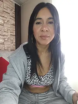 Snapshot of Camillemonroe_ chatting on May 27, 12:35 pm Camillemonroe online show from May 27, 12:35 pm