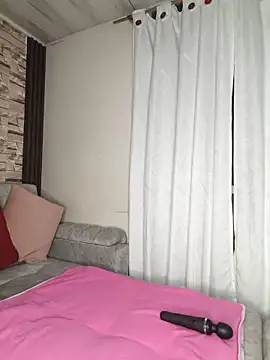 Snapshot of Camillemonroe_ chatting on June 13, 7:28 am Camillemonroe online show from June 13, 7:28 am
