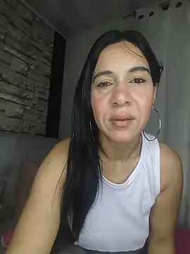 Snapshot of Camillemonroe_ chatting on July 4, 8:42 am Camillemonroe online show from July 4, 8:42 am