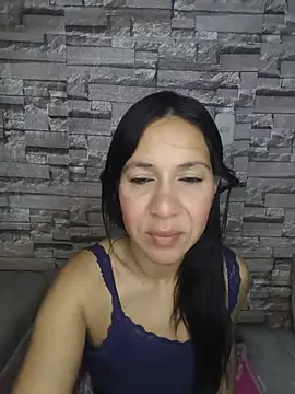 Snapshot of Camillemonroe_ chatting on July 18, 8:07 am Camillemonroe online show from July 18, 8:07 am