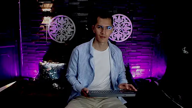 MilanDavid1 online show from March 23, 5:28 pm