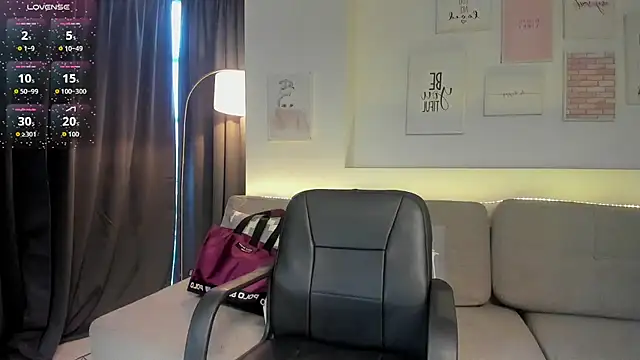 Snapshot of Zoey_monroe chatting on March 20, 11:59 am Zoey monroe online show from March 20, 11:59 am