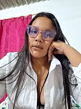 Snapshot of monicarokaforte chatting on March 15, 4:40 am monicarokaforte online show from March 15, 4:40 am