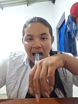 Snapshot of monicarokaforte chatting on April 9, 4:12 am monicarokaforte online show from April 9, 4:12 am