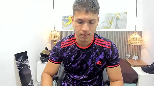 AlessandroFranco online show from May 7, 1:27 pm