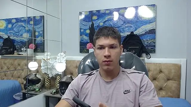 AlessandroFranco online show from June 4, 1:39 pm