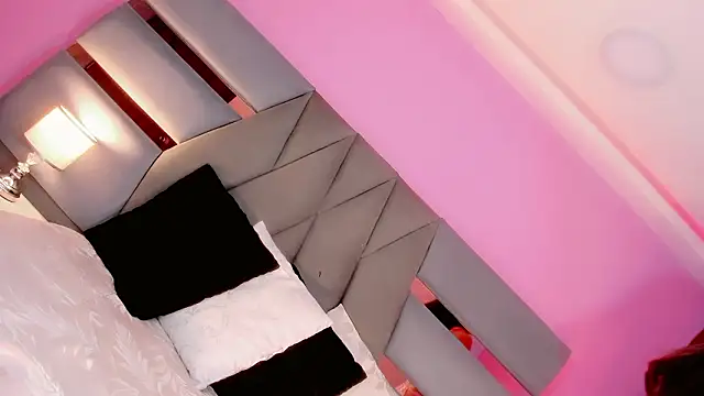 Snapshot of Dashahott chatting on March 19, 12:20 pm Dashahott online show from March 19, 12:20 pm