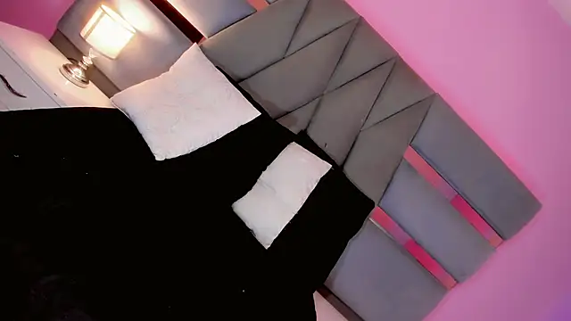 Snapshot of Dashahott chatting on March 21, 11:59 am Dashahott online show from March 21, 11:59 am