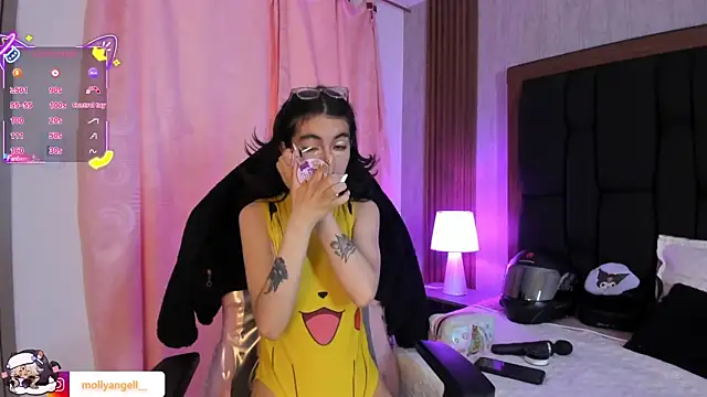 Molly A online show from April 24, 3:14 pm
