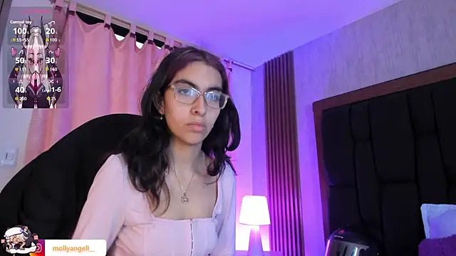 Molly A online show from June 30, 2:40 pm