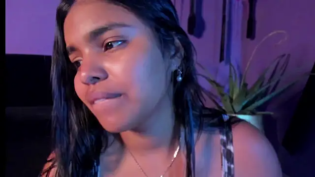 Snapshot of ZoeyMonroe_ chatting on March 25, 4:18 am ZoeyMonroe online show from March 25, 4:18 am