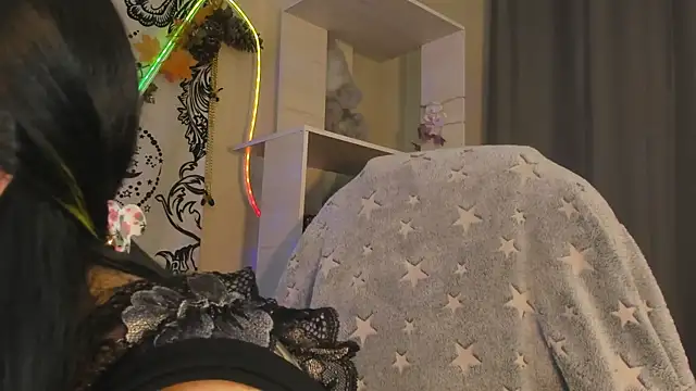 Snapshot of Laughing_Natty chatting on April 19, 12:43 am Laughing Natty online show from April 19, 12:43 am