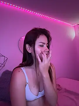 Snapshot of zoe__baker chatting on April 27, 2:15 pm zoe baker online show from April 27, 2:15 pm