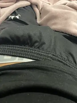 Snapshot of LeiAaron9810 chatting on March 11, 11:11 pm LeiAaron9810 online show from March 11, 11:11 pm