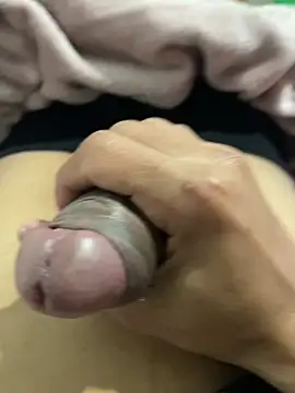 Snapshot of LeiAaron9810 chatting on March 17, 12:15 am LeiAaron9810 online show from March 17, 12:15 am