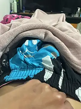 Snapshot of LeiAaron9810 chatting on March 20, 12:37 am LeiAaron9810 online show from March 20, 12:37 am