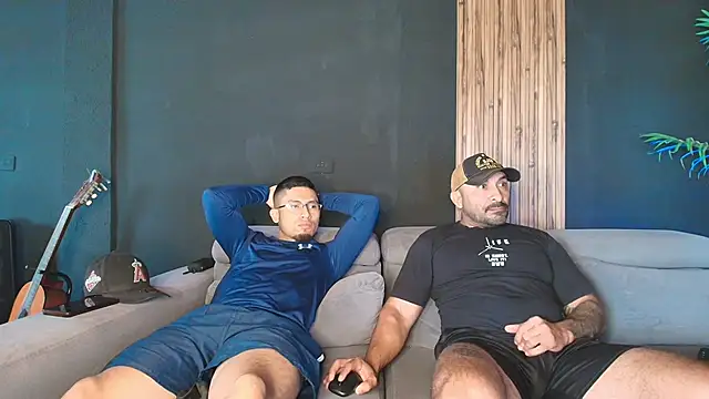 Snapshot of angelstream chatting on April 9, 12:43 pm angelstream online show from April 9, 12:43 pm