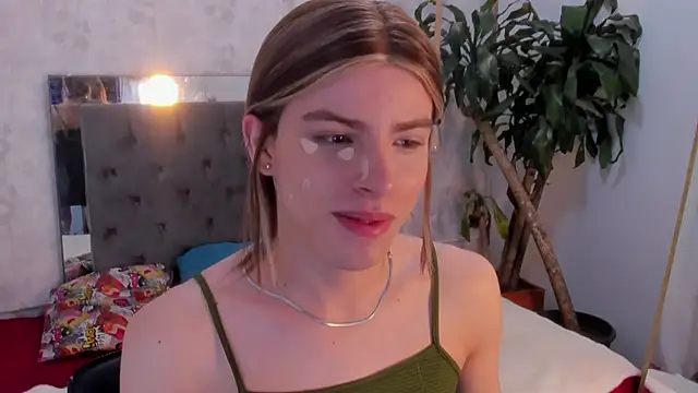 Snapshot of zarina_rouse chatting on March 13, 8:15 pm zarina rouse online show from March 13, 8:15 pm