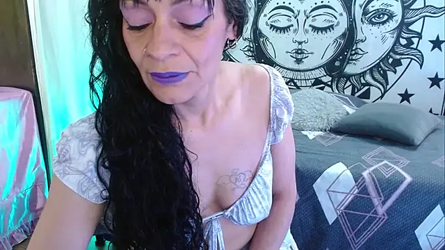 Snapshot of _Alexandra_Jones chatting on July 20, 1:53 am Alexandra Jones online show from July 20, 1:53 am