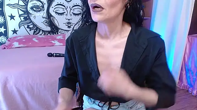 Snapshot of _Alexandra_Jones chatting on July 25, 1:36 am Alexandra Jones online show from July 25, 1:36 am