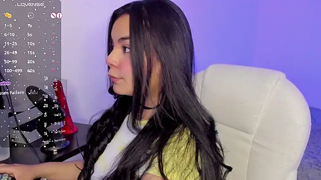 Snapshot of sumersunsett chatting on March 21, 5:45 am sumersunsett online show from March 21, 5:45 am