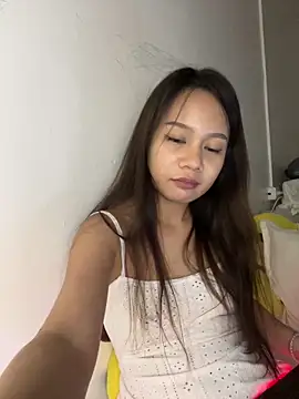 velvetveloura online show from April 5, 7:00 pm