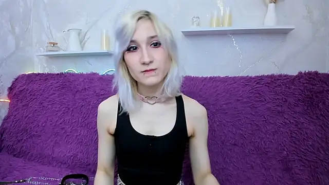 Snapshot of DianaBardot chatting on March 14, 7:14 am DianaBardot online show from March 14, 7:14 am