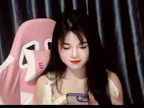 Snapshot of Cum-withyou chatting on March 12, 3:45 am Cum-withyou online show from March 12, 3:45 am