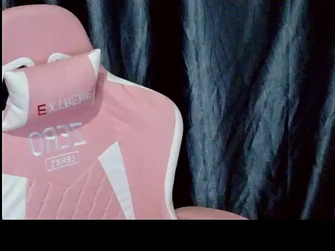 Snapshot of Cum-withyou chatting on March 24, 5:18 pm Cum-withyou online show from March 24, 5:18 pm