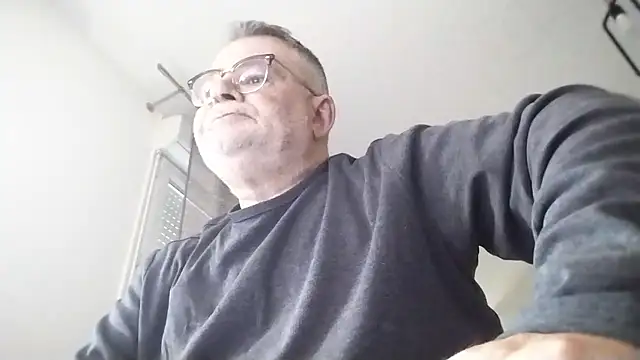 Snapshot of oura chatting on March 16, 6:39 am oura online show from March 16, 6:39 am