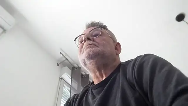 Snapshot of oura chatting on March 18, 7:44 am oura online show from March 18, 7:44 am