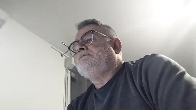 Snapshot of oura chatting on March 21, 5:23 am oura online show from March 21, 5:23 am