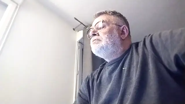 Snapshot of oura chatting on March 26, 5:35 am oura online show from March 26, 5:35 am