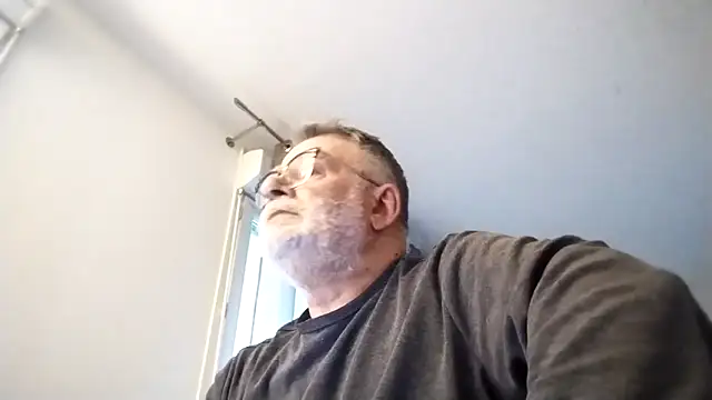 Snapshot of oura chatting on March 28, 6:02 am oura online show from March 28, 6:02 am