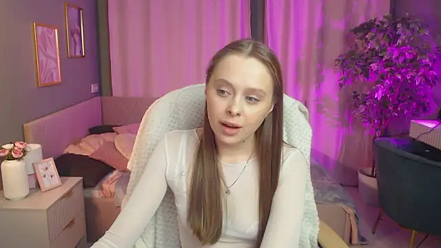 Snapshot of Megg_Ryan chatting on March 16, 2:10 pm Megg Ryan online show from March 16, 2:10 pm