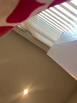 essencecora online show from March 30, 10:44 pm