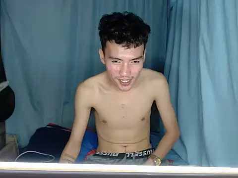 Snapshot of zailouie chatting on March 18, 5:49 pm zailouie online show from March 18, 5:49 pm