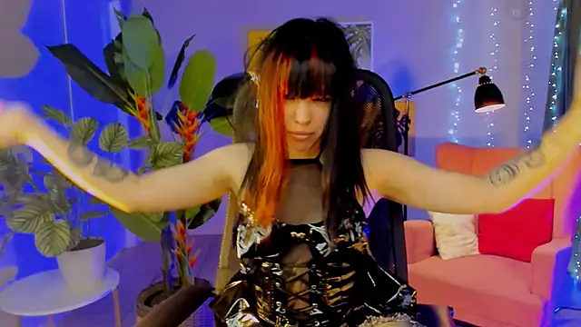 Snapshot of MeganBlosom chatting on March 10, 11:26 am MeganBlosom online show from March 10, 11:26 am