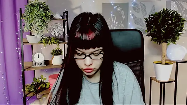 Snapshot of MeganBlosom chatting on March 15, 9:15 am MeganBlosom online show from March 15, 9:15 am