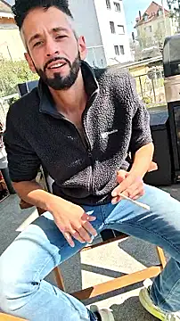 Snapshot of public_streamer chatting on March 18, 12:19 pm public streamer online show from March 18, 12:19 pm