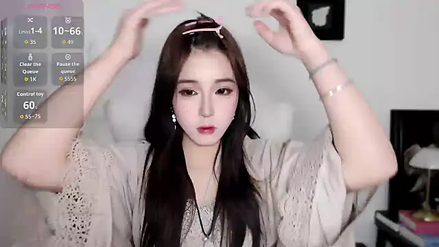 Snapshot of WQueen chatting on March 18, 6:49 am WQueen online show from March 18, 6:49 am