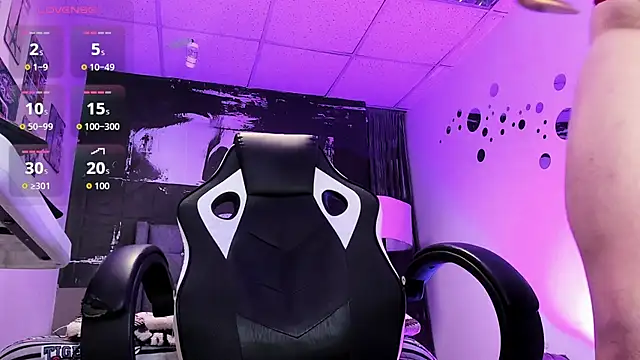 Snapshot of liam_scoot_ chatting on March 26, 5:24 am liam scoot online show from March 26, 5:24 am