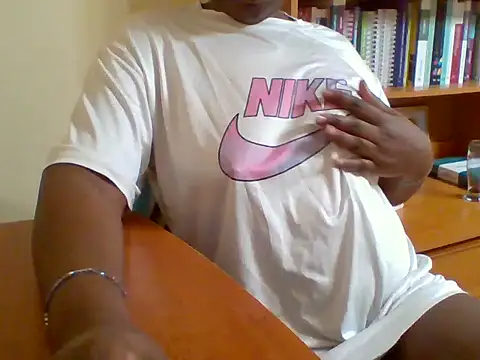 Snapshot of melaninebony2 chatting on March 27, 6:19 am melaninebony2 online show from March 27, 6:19 am