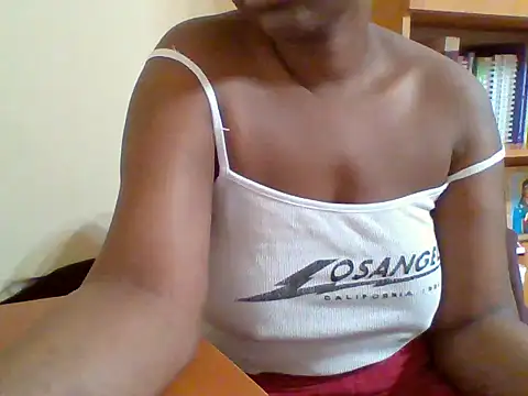 Snapshot of melaninebony2 chatting on April 1, 6:14 am melaninebony2 online show from April 1, 6:14 am