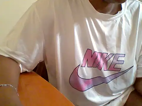 Snapshot of melaninebony2 chatting on April 2, 5:49 am melaninebony2 online show from April 2, 5:49 am