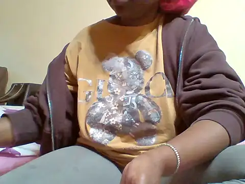 Snapshot of melaninebony2 chatting on April 25, 3:53 pm melaninebony2 online show from April 25, 3:53 pm