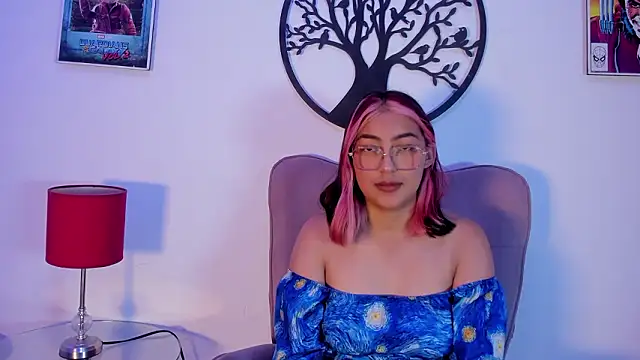 Snapshot of PinkyyPieee_ chatting on March 10, 12:54 pm PinkyyPieee online show from March 10, 12:54 pm